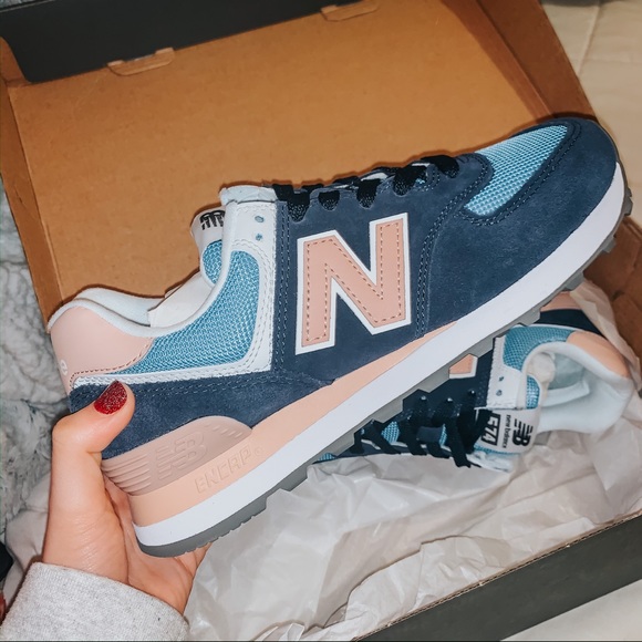 New Balance Shoes - NWT  Women’s New Balance 574